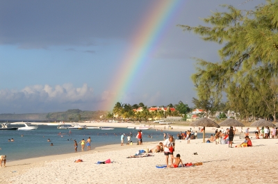 Regenbogen am Strand von Flic en Flac