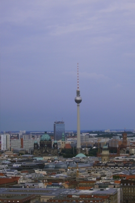 Berliner Fernsehturm fern