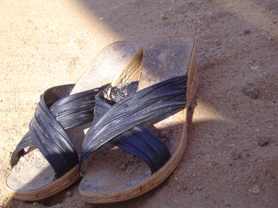 Schuhe im Sand