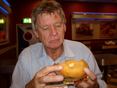 Riesenburger essen - schwierig!-Bild2