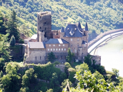 Burg mit Rheinblick