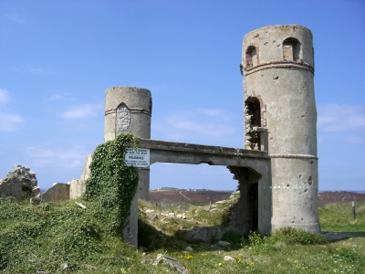 Burgruine am Strand bei Crozon