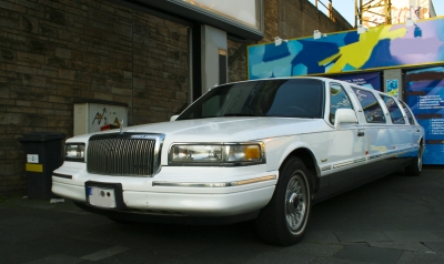 Weiße Lincoln Stretchlimousine