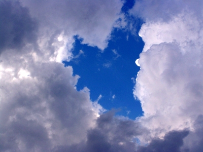 Herz-Wolkenloch