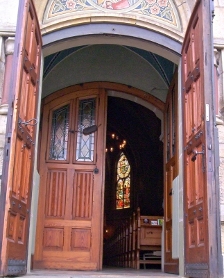 Portal der Luther-Kirche in Dortmund