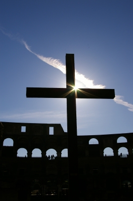 Kreuz im Kolosseum