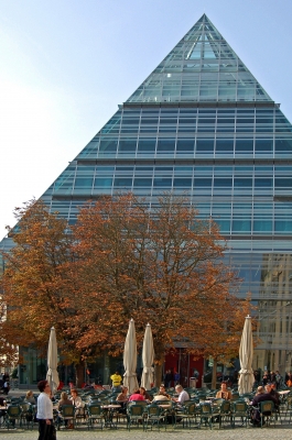 Pyramide der Ulmer Stadtbibliothek