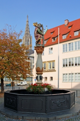 Christopherus-Brunnen auf dem Ulmer Weinhof