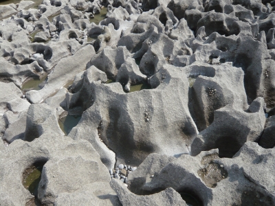 Ausgewaschener Fels