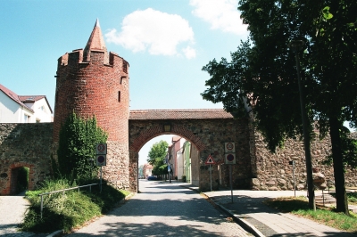 Stadtmauer und Turm 2