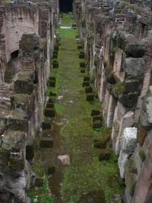 Auf dem Boden des Amphitheaters