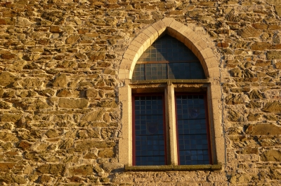 Altes Burgfenster im letzten Abendlicht #2