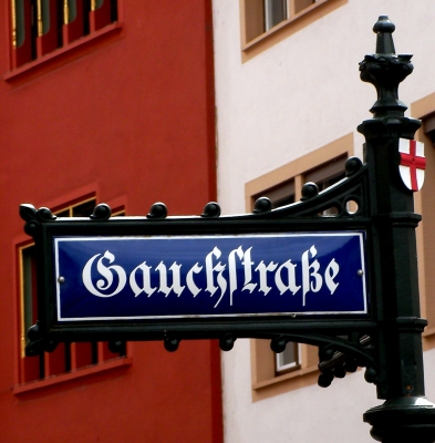 Strassenschild Gauckstrasse in Freiburg im Breisgau