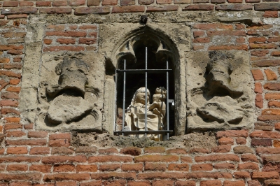 Maria Refugium in der mittelalterlichen Stadtmauer zu Zons am Rhein