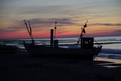 Sonnenuntergang mit Fischerboot II