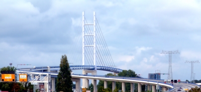 Rügenbrücke mit geöffneter Ziegelgrabenbrücke