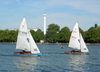 Zwei Segelboote auf dem Maschsee / Hannover