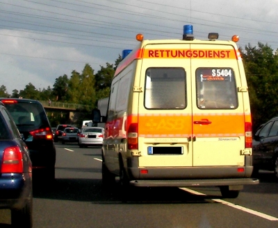 Unfall auf der A9 bei Nürnberg - Krankenwagen