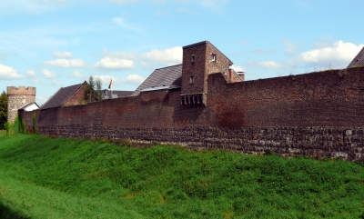 Stadtmauer zu Zons am Rhein