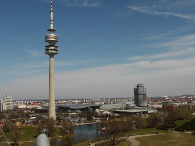 Olympiaturm mit BMW-Welt und BMW-Hochhaus