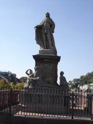 Kurfürst Karl-Theodor  -   Erbauer der alten Brücke über den Neckar bei Heidelberg