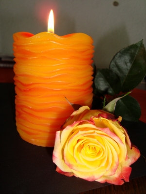 Kerze mit Rose