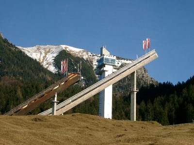 Flugschanzen mit Blick auf das Nebelhorn