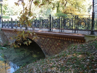 Brücke im Herbst