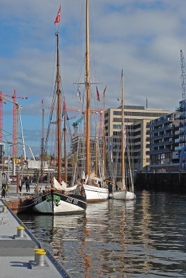 Segelschiffe im Sandtorhafen