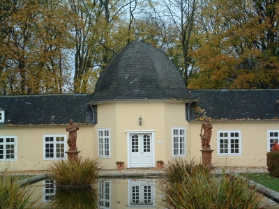 Schloss Orangerie im Herbst