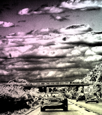Brücke mit Wolken