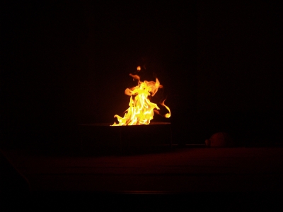 Feuer in Schale