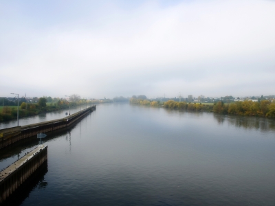 Flusslandschaft bei der Schleuse Kesselstadt