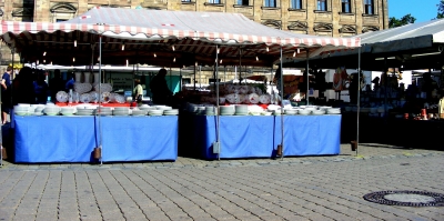 der Augustmarkt auf dem Schloßplatz in Erlangen
