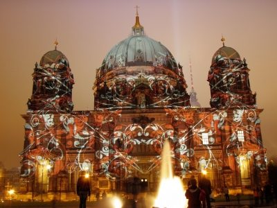 Berliner Dom mit Muster