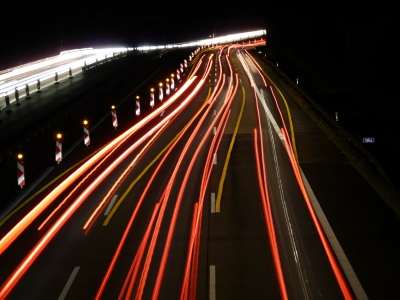 Nachtaufnahme Autobahn