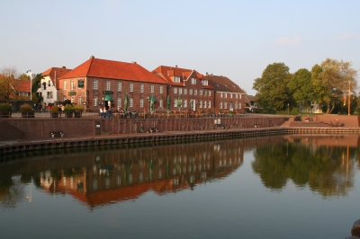 alter Hafen von Hooksiel