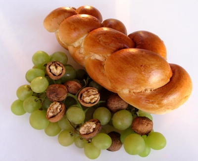 Gesunder Genuss - Trauben, Nüsse, Brot