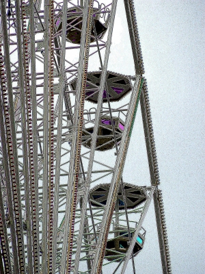 tausende von Lämpchen an einem Riesenrad