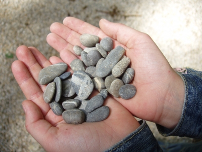 eine Hand voll Steine