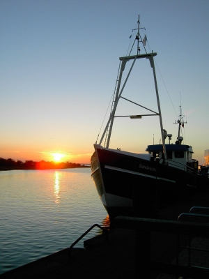 Rügen - Sonnenuntergang im Hafen von Schaprode