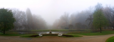 Panorama Schlosspark im Nebel