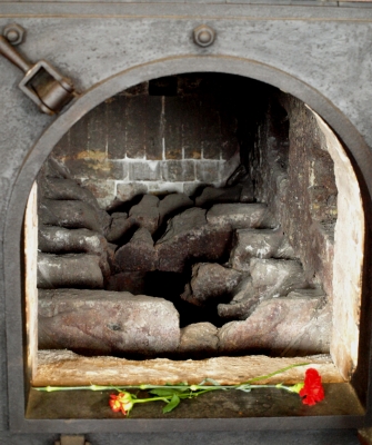 Gedenkstätte Buchenwald: Krematorium/Blick in einen Ofen