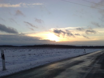 Irgendwo in Brandenburg. Ein Winterbild zum Sonnenuntergang.