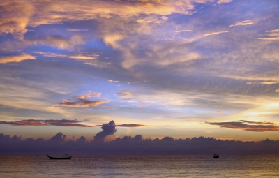 Thailand, Khao Lak, Bang Niang Beach, Sonnenuntergang mit Booten