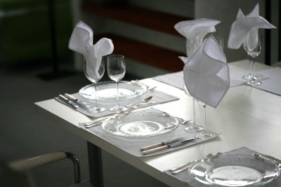 Tisch-Deko in weiß