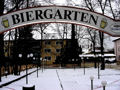 verschneiter Biergarten in Erlangen