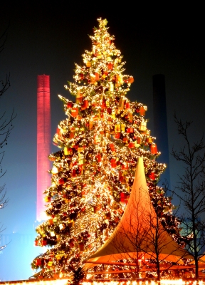 Megaweihnachtsbaum in der Autostadt Wolfsburg