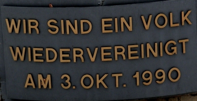 Gedenktafel zur Wiedervereinigung in Erlangen