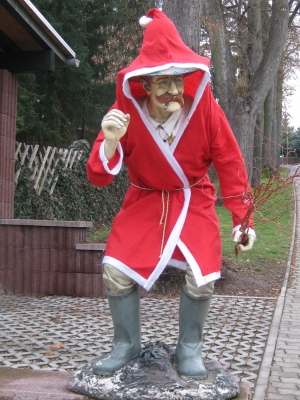 Der Weihnachtsmann am Wegesrand